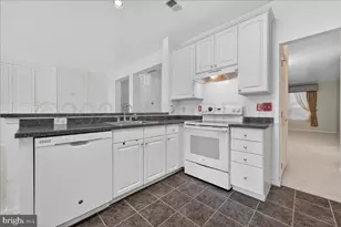 7 Allister Ln, Columbus, NJ 08022 - Photo 5