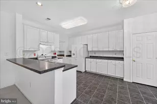 7 Allister Ln, Columbus, NJ 08022 - Photo 3