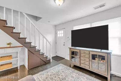 207 Pacific Avenue, Beachwood, NJ 08722 - Photo 5