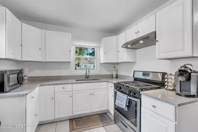 207 Pacific Avenue, Beachwood, NJ 08722 - Photo 7