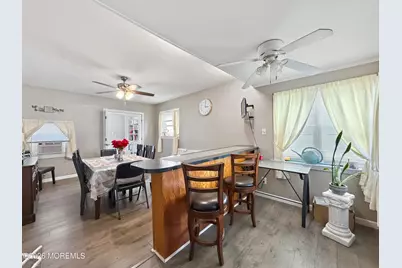 733 Schuyler Avenue, Lyndhurst Township, NJ 07071 - Photo 3