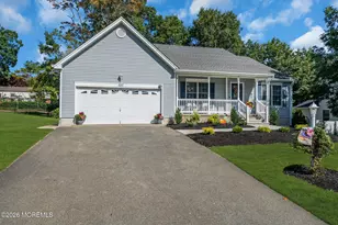 220 Mizzen Ave, Manahawkin, NJ 08050 - Photo 5