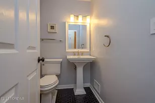 128 Heron Ct, Manalapan Township, NJ 07726 - Photo 5