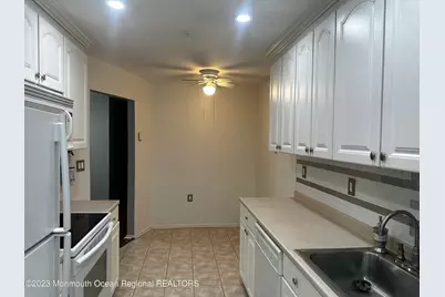 5 Pine Cluster Circle #J, Manalapan Township, NJ 07726 - Photo 3