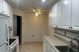 5 Pine Cluster Cir, Manalapan Township, NJ 07726 - Photo 3