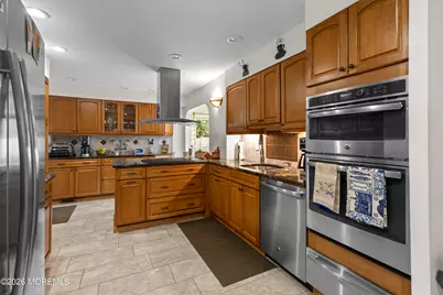 21 Cameron Court, Freehold, NJ 07728 - Photo 9