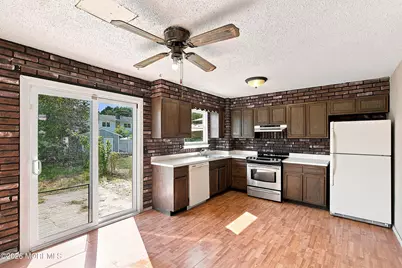 816 Union Avenue, Lakehurst, NJ 08733 - Photo 9