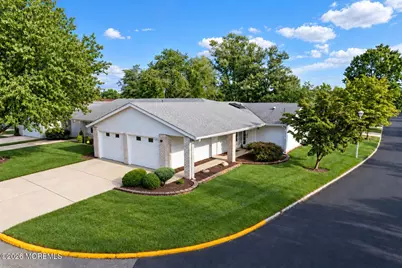 375C Duranta Plaza, Monroe Township, NJ 08831 - Photo 1