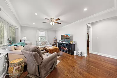 8 Meadowbrook Avenue, Eatontown, NJ 07724 - Photo 5