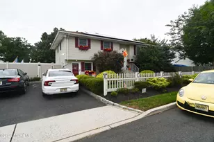 902 10th St, Keyport, NJ 07735 - Photo 1