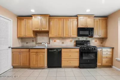 185 Pear Drive, Marlboro Township, NJ 07746 - Photo 9