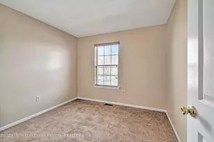 7 Stuart Dr, Freehold, NJ 07728 - Photo 19