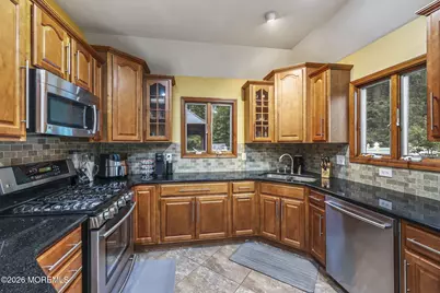 32 Weaverville Road, Freehold, NJ 07728 - Photo 5