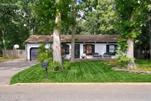 726 Lake Barnegat Dr N, Lanoka Harbor, NJ 08734 - Photo 1