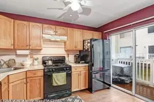 603 Holly Dr, Perth Amboy, NJ 08861 - Photo 7