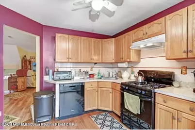 603 Holly Drive, Perth Amboy, NJ 08861 - Photo 9