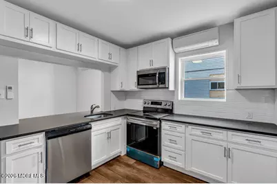 22 Navesink Avenue #3, Highlands, NJ 07732 - Photo 3
