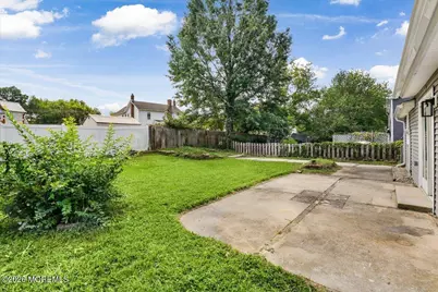 28 Fayette Lane, Matawan, NJ 07747 - Photo 29
