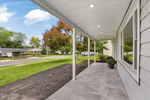 28 Fayette Ln, Matawan, NJ 07747 - Photo 3