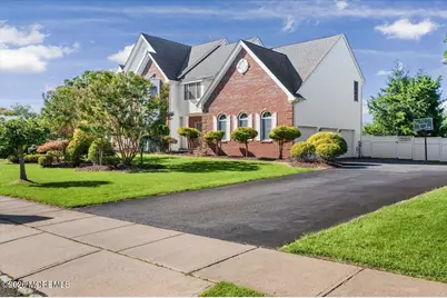 10 Huxley Court, Marlboro Township, NJ 07746 - Photo 5