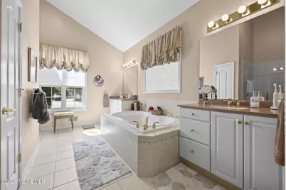 23 W Parsonage Way, Manalapan Township, NJ 07726 - Photo 23