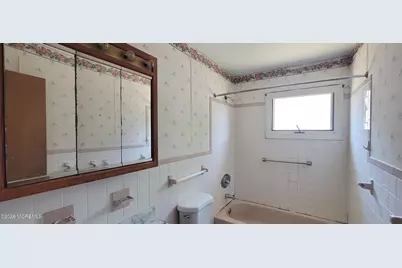 17 Bennington Drive, Toms River Township, NJ 08757 - Photo 9