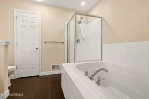 4 Ironwood Ct, Middletown, NJ 07748 - Photo 15