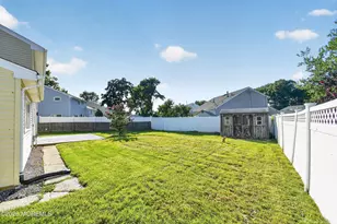 21 Monmouth St, Hazlet Township, NJ 07730 - Photo 25