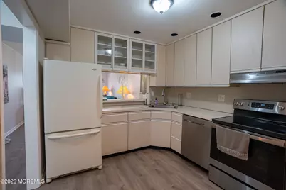 5C Twin Rivers Drive #505, East Windsor Township, NJ 08520 - Photo 5