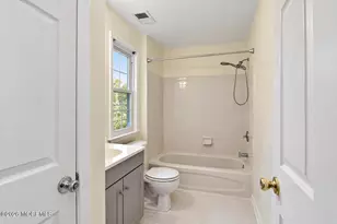 308 Wedgewood Cir, Belford, NJ 07718 - Photo 23