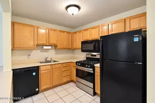 308 Wedgewood Cir, Belford, NJ 07718 - Photo 7