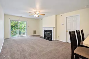 308 Wedgewood Cir, Belford, NJ 07718 - Photo 3