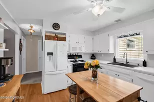 177 10th St, Belford, NJ 07718 - Photo 13