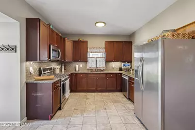 602 1/2 Newark Avenue, Bradley Beach, NJ 07720 - Photo 11