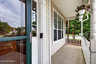 422 Aynsley Ct, Morganville, NJ 07751 - Photo 3
