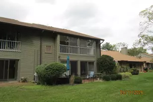 23 Danbury Ct, Red Bank, NJ 07701 - Photo 3