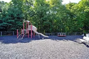 1077 Roseberry Ct, Morganville, NJ 07751 - Photo 25