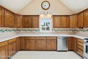 109 Willow Dr, Neptune Township, NJ 07753 - Photo 33