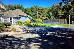 401 Yorkshire Pl, Morganville, NJ 07751 - Photo 23