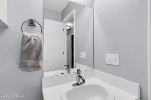 10 Topeka Ct, Tinton Falls, NJ 07712 - Photo 19