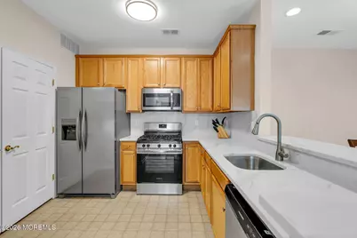313 Sophee Lane, Lakewood, NJ 08701 - Photo 5