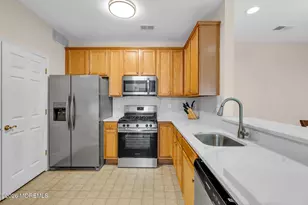 313 Sophee Ln, Lakewood, NJ 08701 - Photo 5