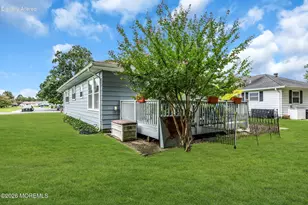 37 Scarborough Pl, Toms River Township, NJ 08757 - Photo 17