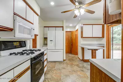 195 Edgemere Court, Toms River Township, NJ 08755 - Photo 7