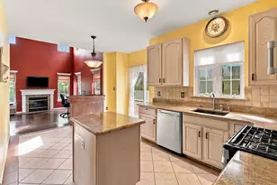 28 Violet Cir, Howell Township, NJ 07731 - Photo 11