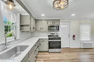 27 Spring St, Freehold, NJ 07728 - Photo 3