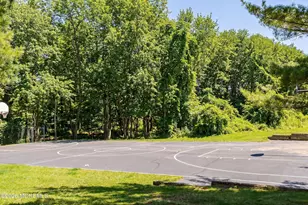 565 Clubhouse Dr, Middletown, NJ 07748 - Photo 25