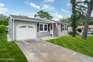 18 N Chestnut Ave, Whiting, NJ 08759 - Photo 1