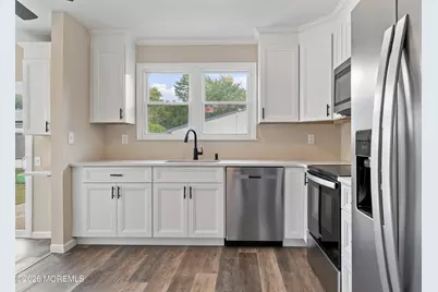 18 N Chestnut Avenue, Whiting, NJ 08759 - Photo 11