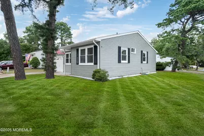 18 N Chestnut Avenue, Whiting, NJ 08759 - Photo 3